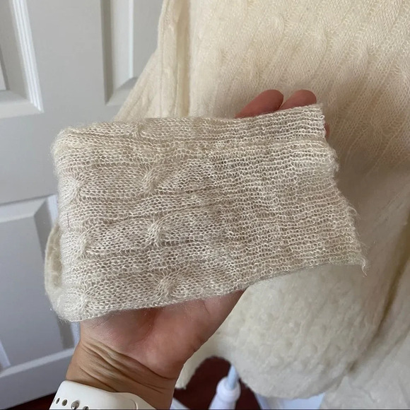 Irene’s Story Boutique Long Sleeve Crew Neck Soft Off White Sweater - Picture 3 of 9